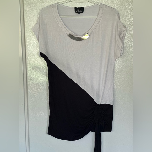 Ladies Top - Picture 1 of 1